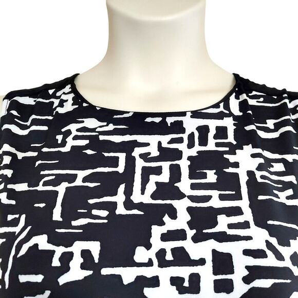Peter Nygard Petite Colorblock Black Geometric Print Sleeveless Shift Dress - Picture 3 of 5